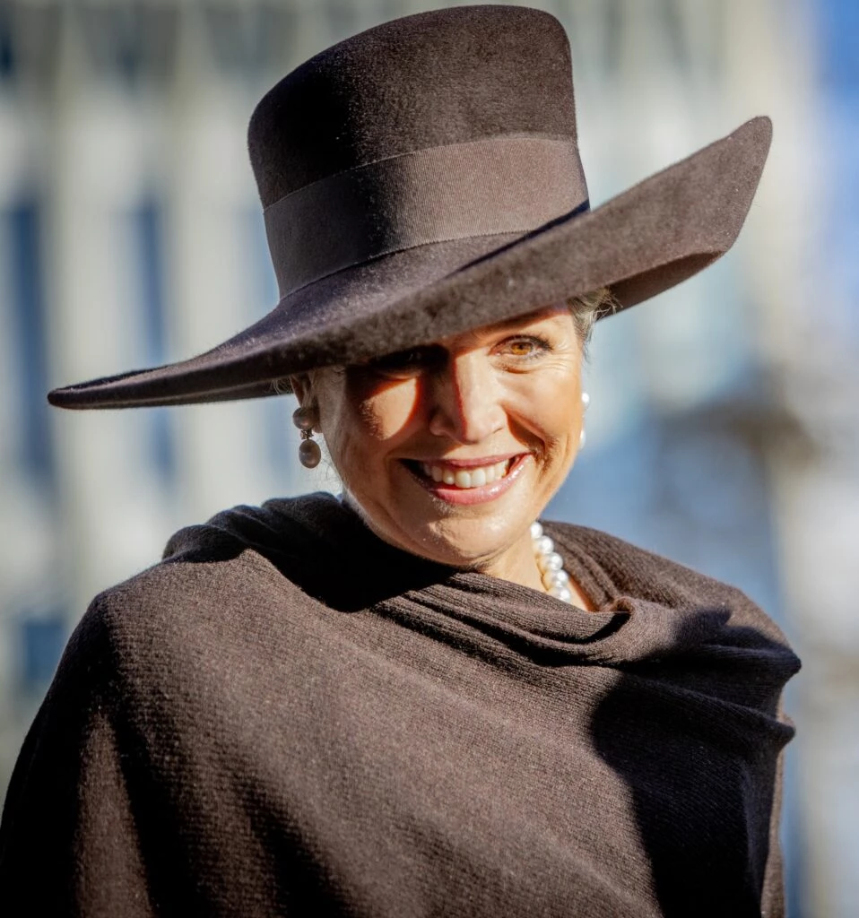 Máxima muestra cómo llevar con elegancia el color más resistido por los estilistas de moda