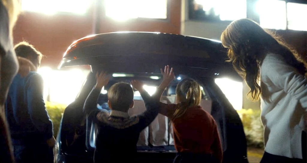 Las tiernas fotos de Kate Middleton y sus hijos en una movida solidaria por la Navidad