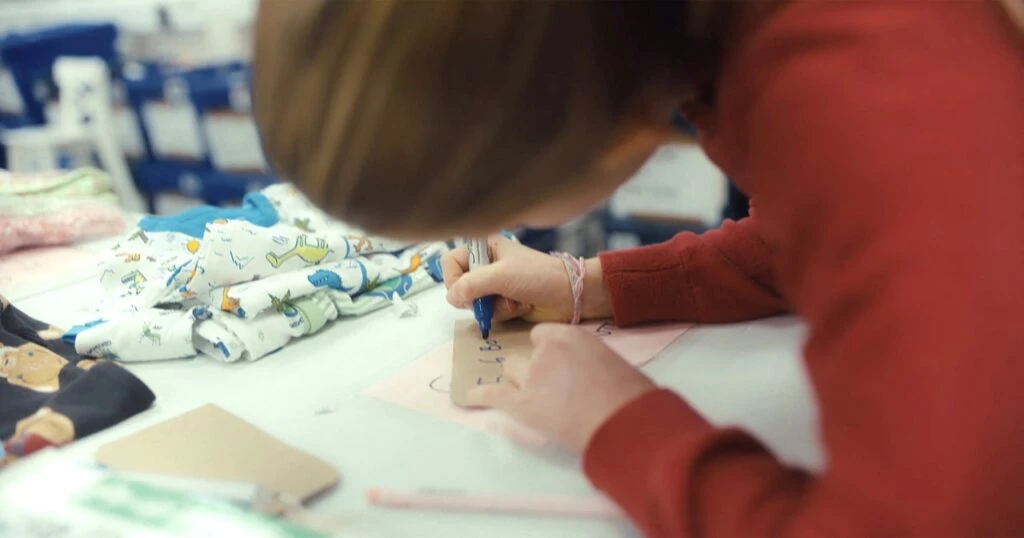 Las tiernas fotos de Kate Middleton y sus hijos en una movida solidaria por la Navidad