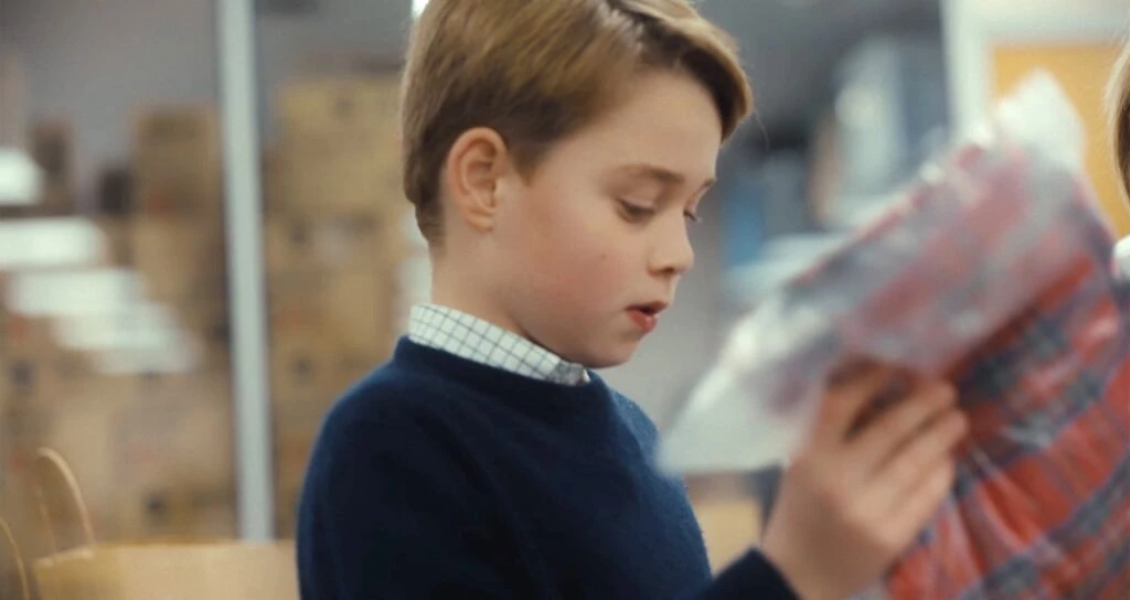 Las tiernas fotos de Kate Middleton y sus hijos en una movida solidaria por la Navidad