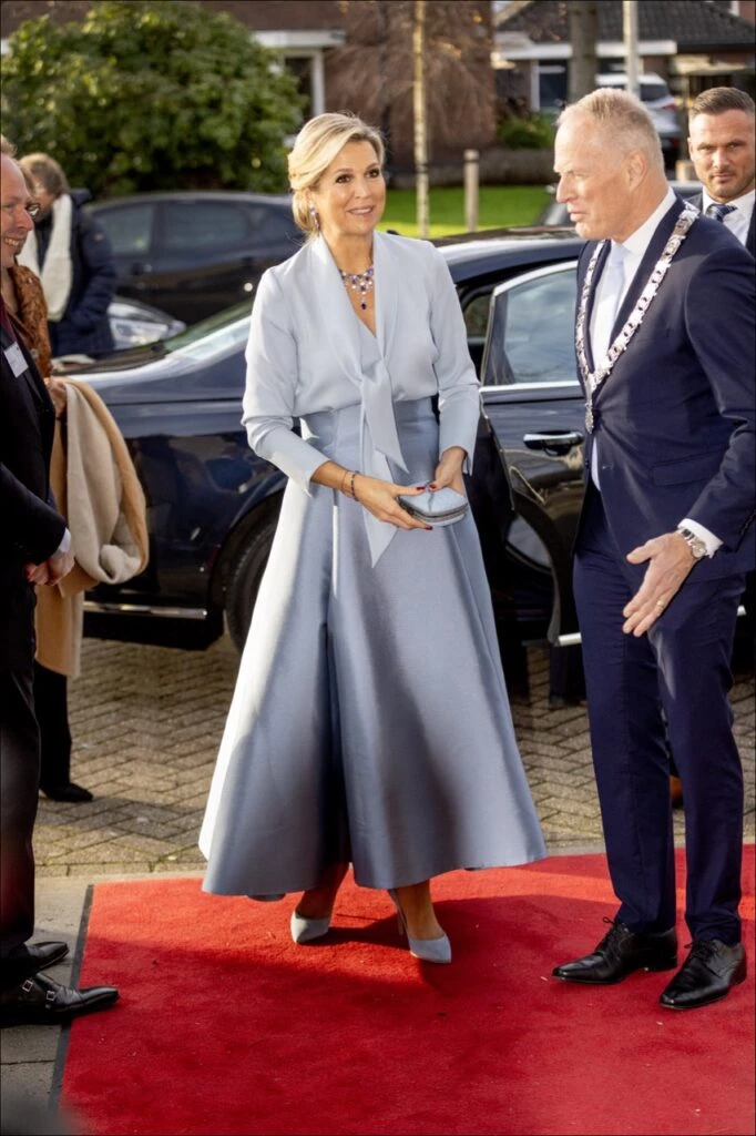 Máxima deslumbró en la gala de Navidad con un look inspirado en Cenicienta