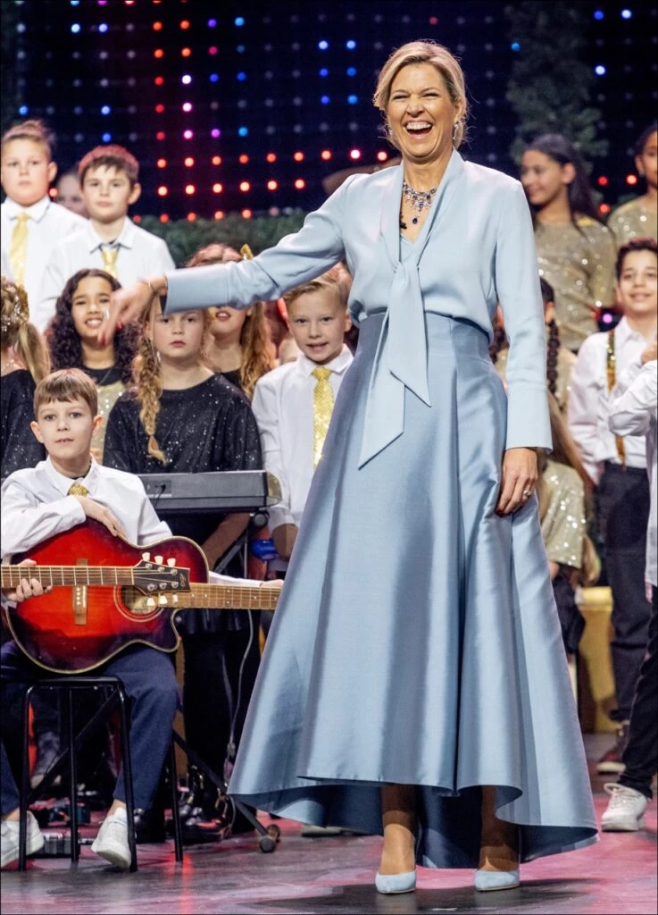 Máxima deslumbró en la gala de Navidad con un look inspirado en Cenicienta