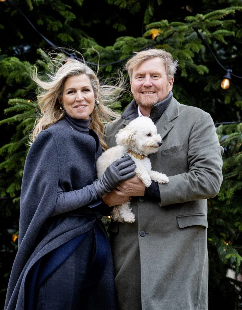 Máxima, Amalia, Alexia y Ariane saben cómo "cancherear" un tapado y se consagran las royal más trendy