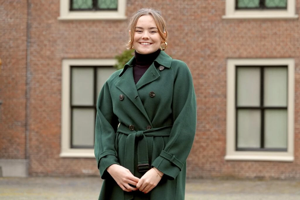 Máxima, Amalia, Alexia y Ariane saben cómo "cancherear" un tapado y se consagran las royal más trendy