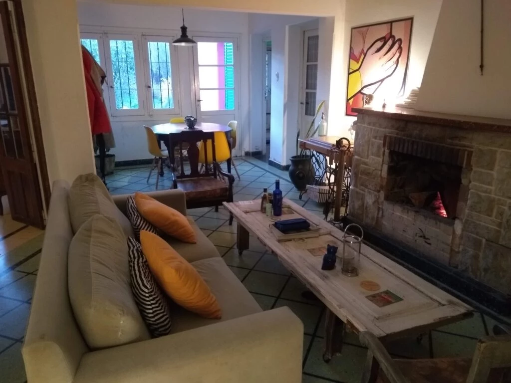 La puerta amarilla de Ana Tosca