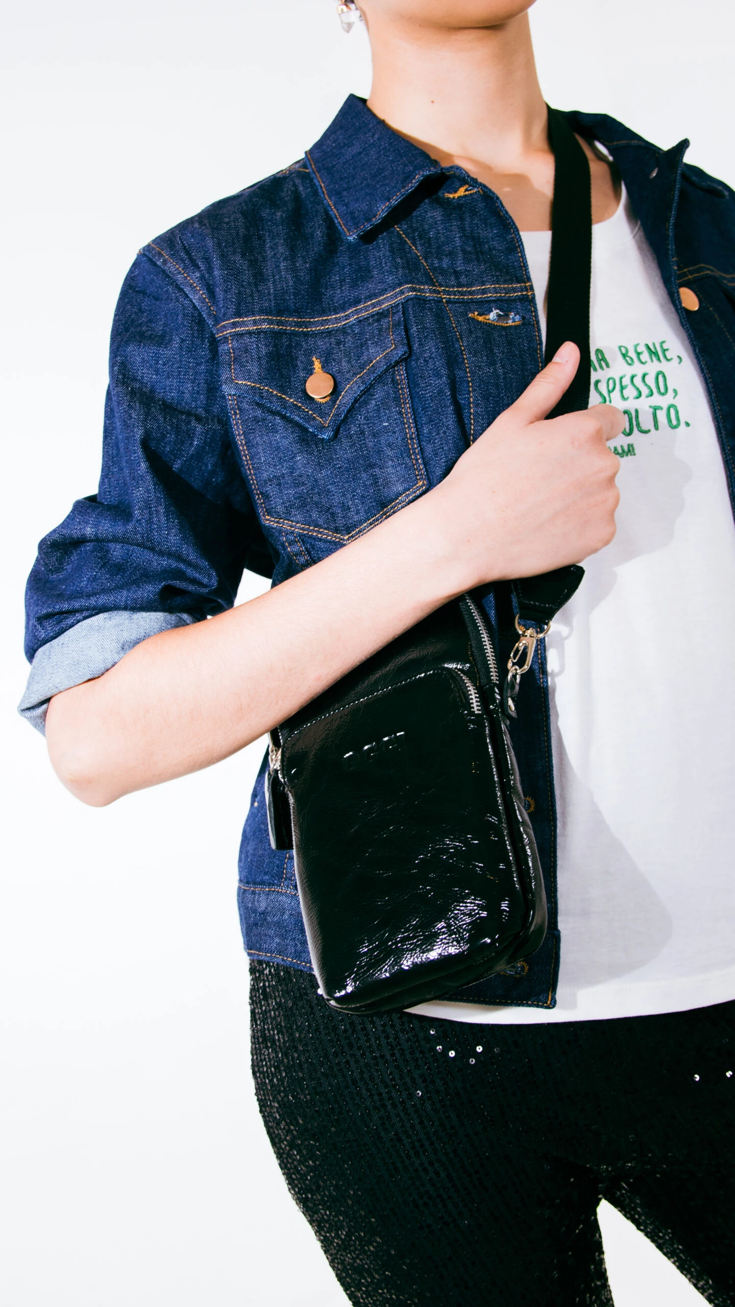 Moda practica pantalón con brillos