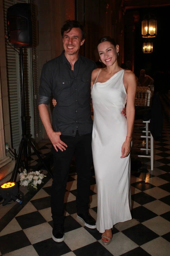 pampita en el cumpleaños de sarah burlando