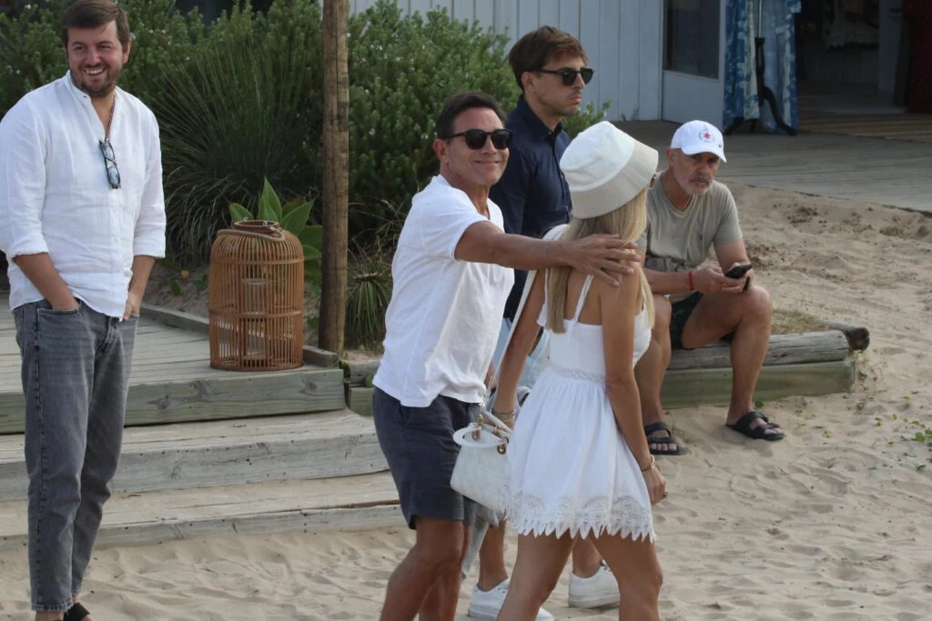 Jordan Belfort con Cristina Invernizzi, la cordobesa que es su pareja desde 2019. Foto RS Fotos