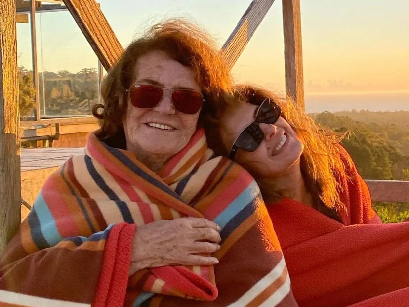 Isabel Macedo compartió las fotos íntimas del cumpleaños de su mamá, Lizzie