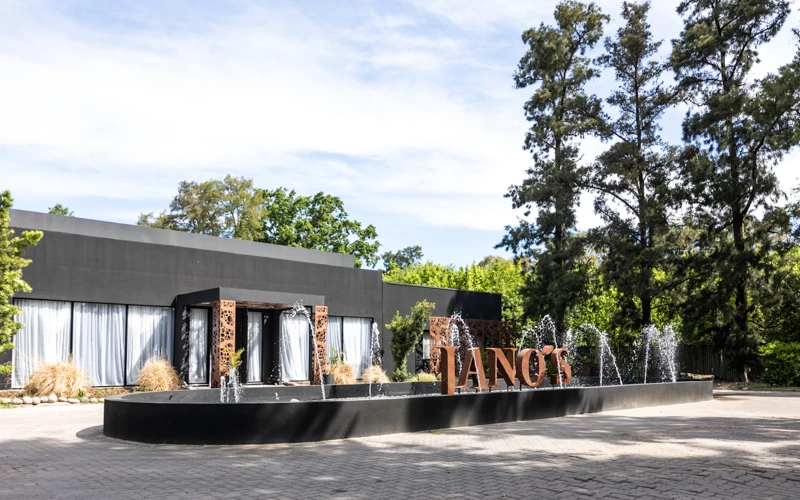 Así se ve por fuera el salón. Foto: Janos Eventos.