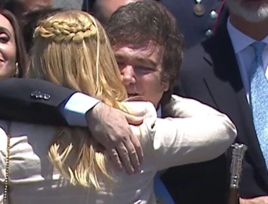 Karina Milei eligió un look clásico para acompañar a su hermano, Javier Milei, en la asunción presidencial
