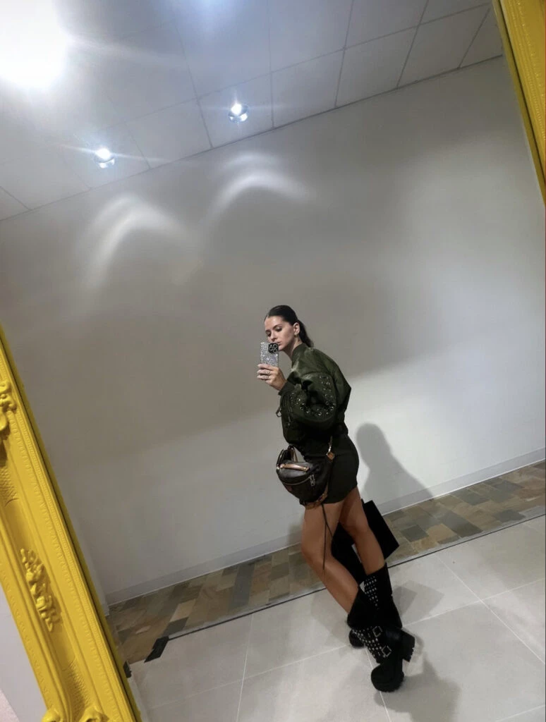 La China Suárez apostó por las botas más cancheras de este verano 2024. Foto: Instagram.