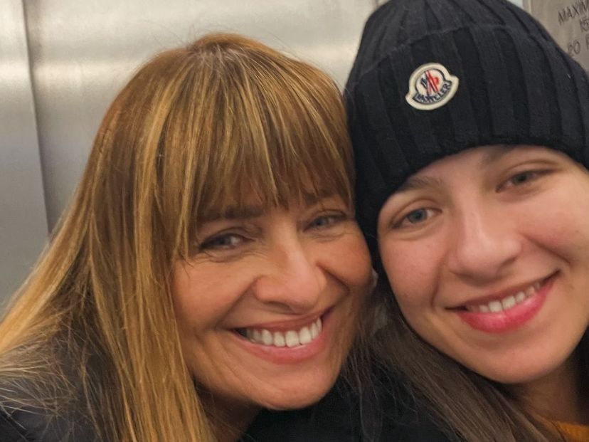 La Navidad más especial de Gabriela Arias Uriburu: se reencontró con su familia mientras espera el alta de su nieta