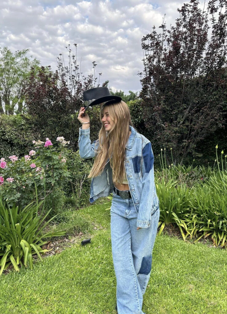 Las it girls eligen el estilo vaquero. Foto: Instagram.