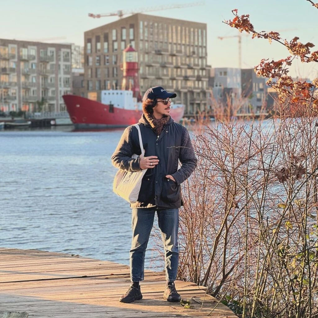 Lucas Corrado, el hijo del galán de telenovelas, se radicó en Amsterdam y la rompe con un emprendimiento