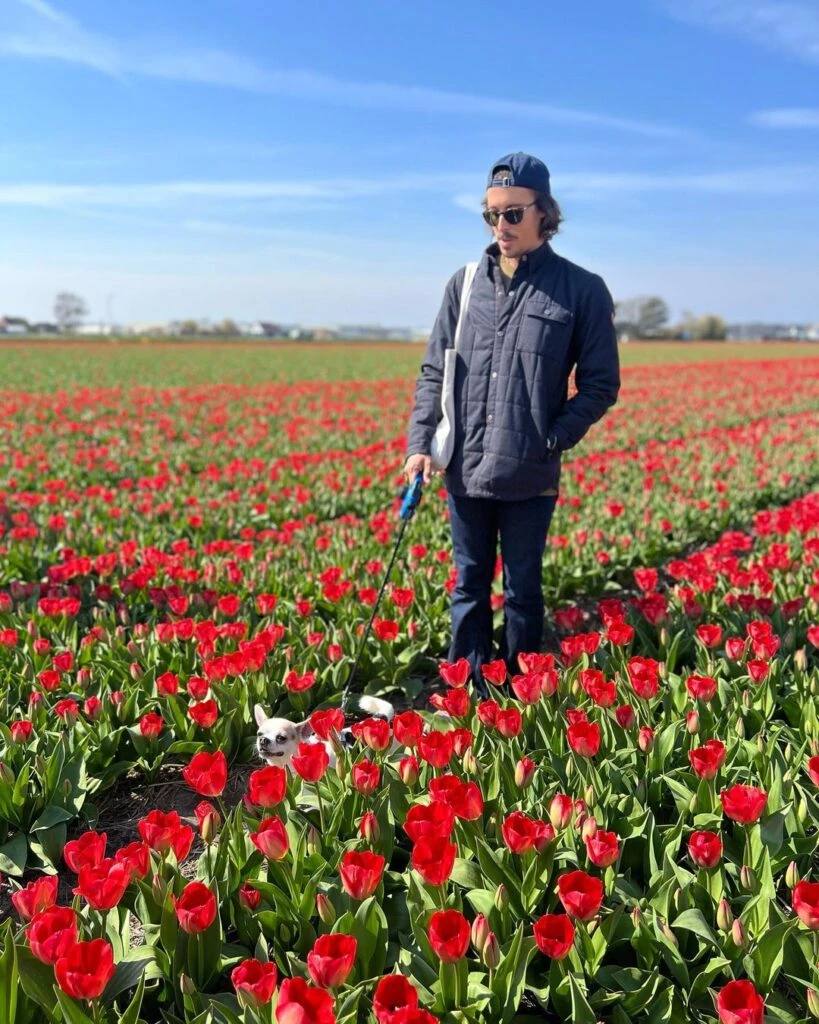 Lucas Corrado, el hijo del galán de telenovelas, se radicó en Amsterdam y la rompe con un emprendimiento