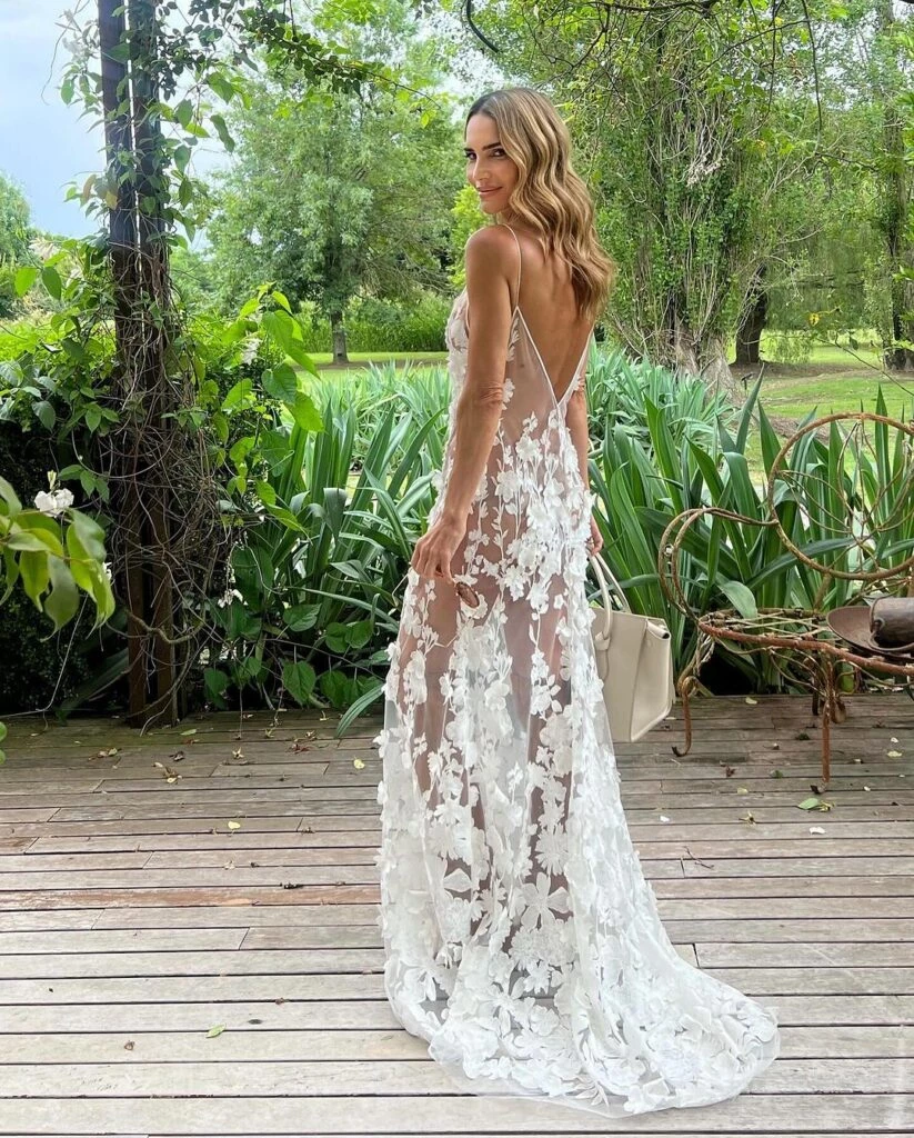 María Vázquez llevó un look con transparencias boho romántico