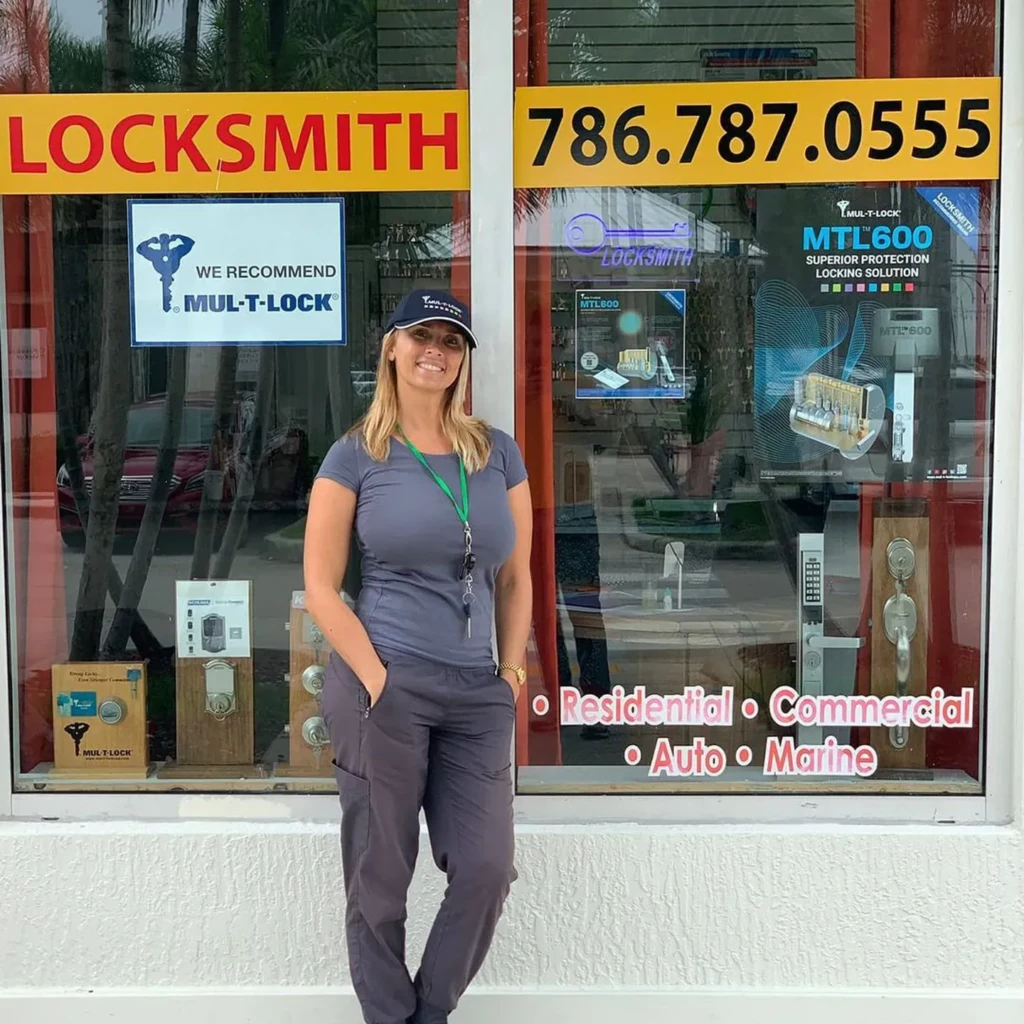 Sofía Oleksak, la ex mujer de Gerardo Sofovich trabaja como cerrajera.