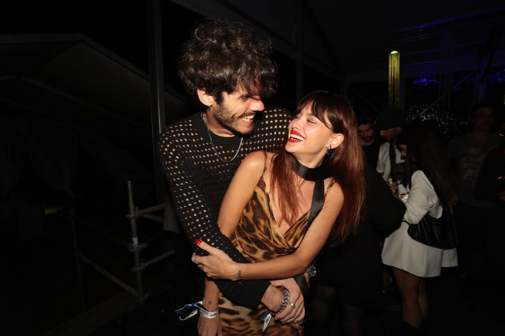 Vic Saravia y Manu Desrets