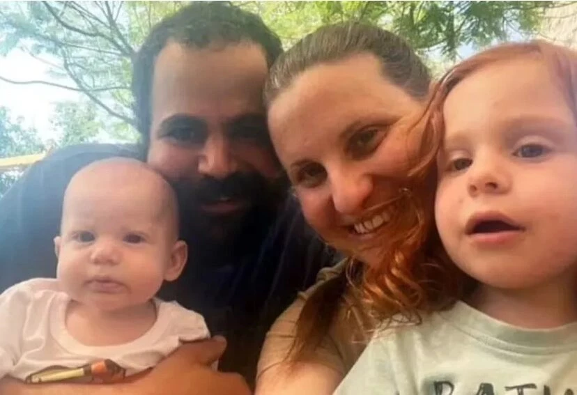 Familia Bibas Silverman.