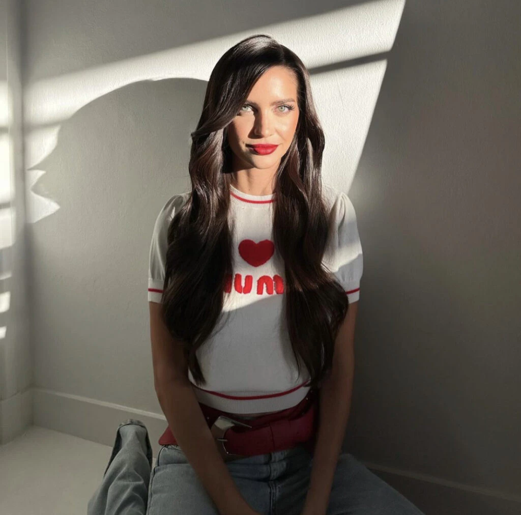 Zaira Nara nos adelanta el color más trendy del próximo otoño 2024. Foto: Instagram.