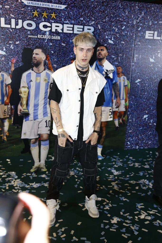 de Claudia Villafañe a Nati J, los looks de los famosos en el estreno de 'Elijo creer'