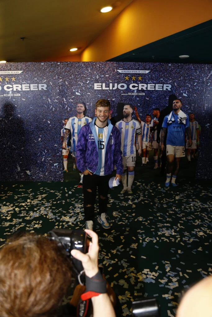 de Claudia Villafañe a Nati J, los looks de los famosos en el estreno de 'Elijo creer'