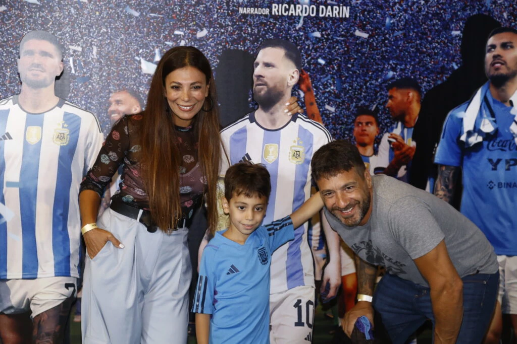 de Claudia Villafañe a Nati J, los looks de los famosos en el estreno de 'Elijo creer'