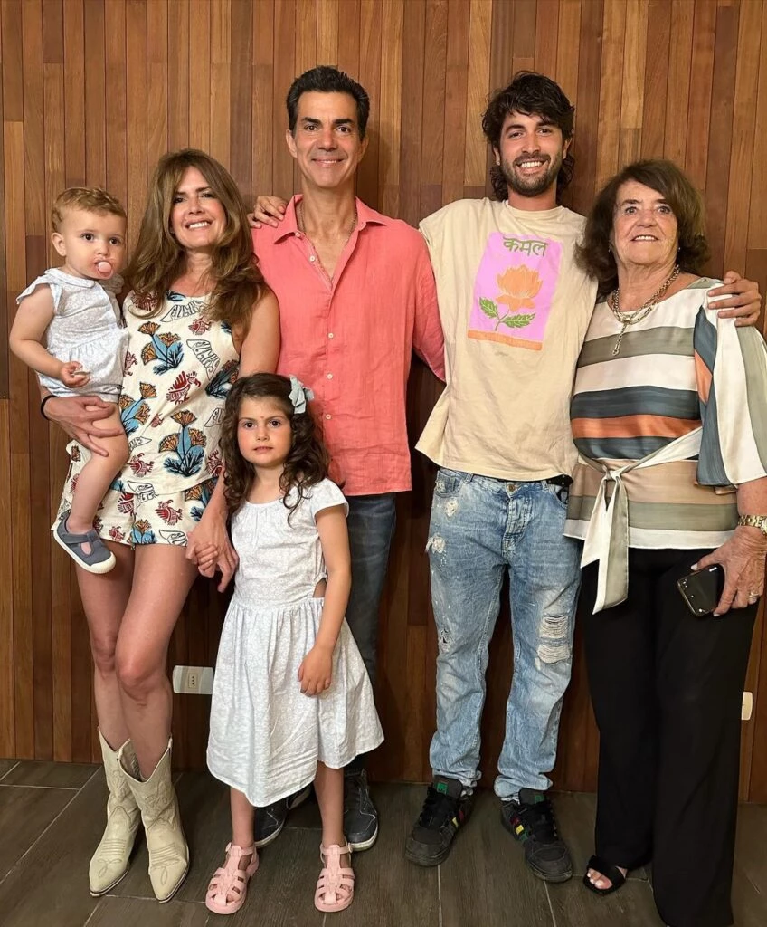 el divertido video de Navidad de Isabel Macedo y sus hijas