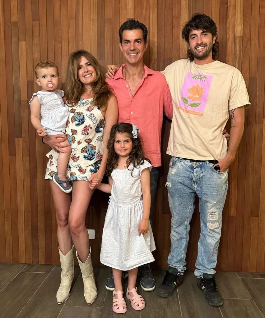 el divertido video de Navidad de Isabel Macedo y sus hijas