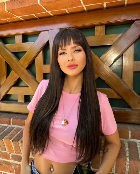 la china suárez con flequillo desfilado