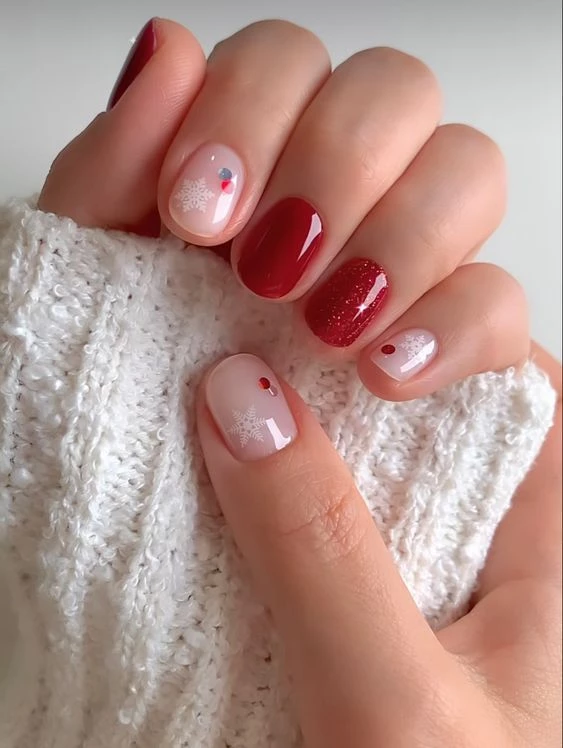 los mejores diseños minimalistas en uñas para las fiestas