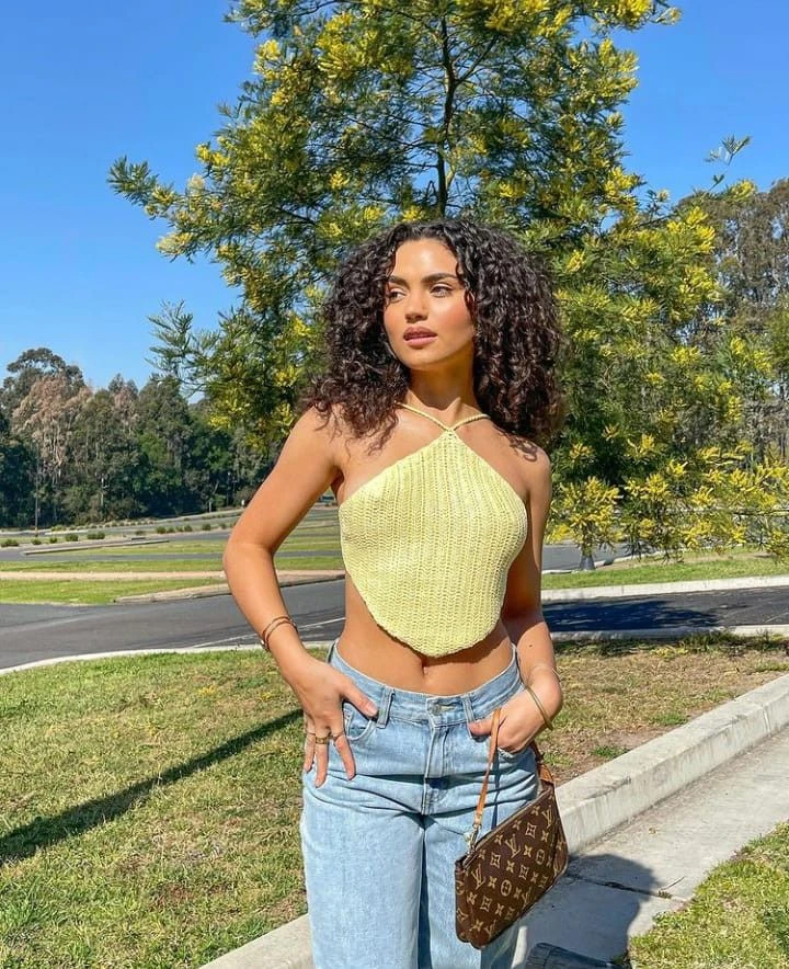 Así es la moda curly girly aesthetic, la tendencia retro que conquistó a la Gen-Z