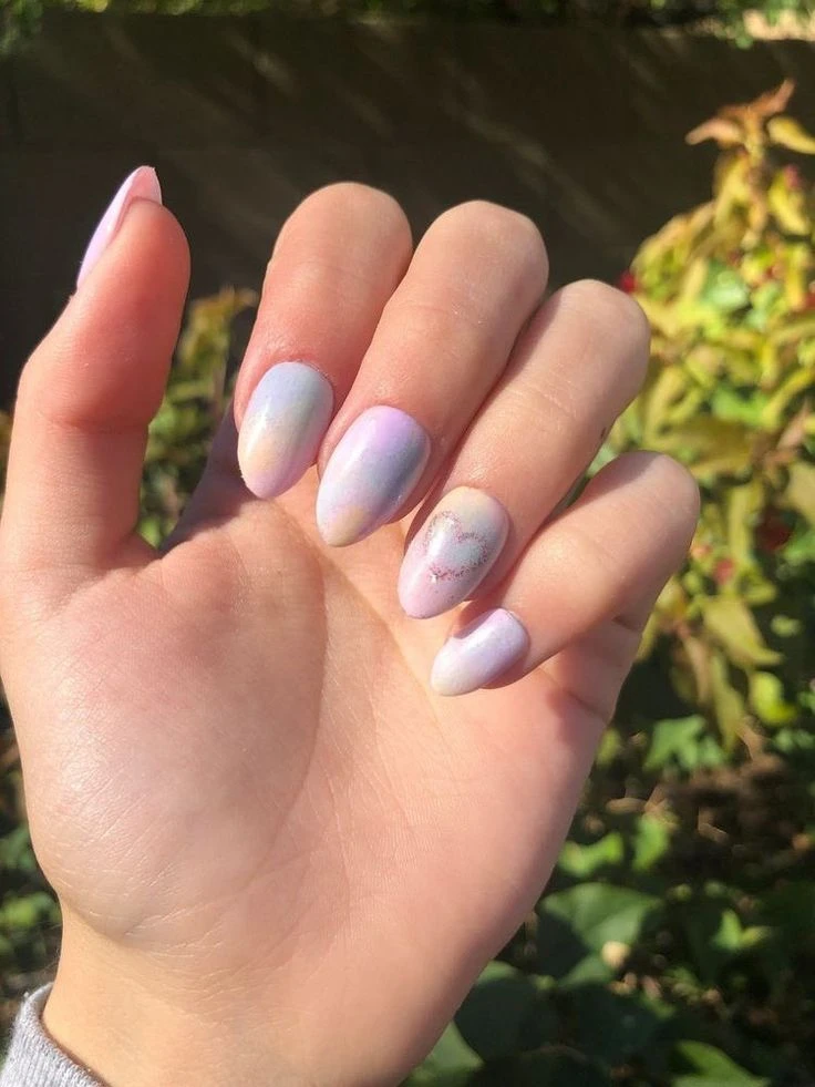 Así se llevan las ‘lover nails’, la manicura perfecta para celebrar este Día de los Enamorados
