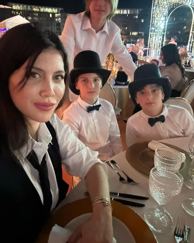 Las fotos del Año Nuevo de Wanda Nara junto a su familia