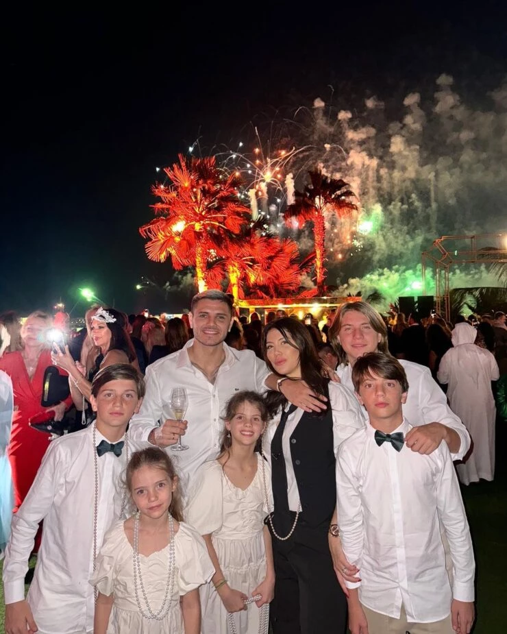 Las fotos del Año Nuevo de Wanda Nara junto a su familia