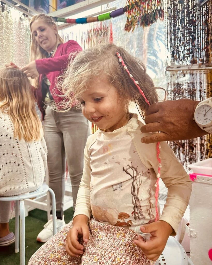 Los divertidos días de playa de Mery del Cerro y sus hijas, Mila y Cala