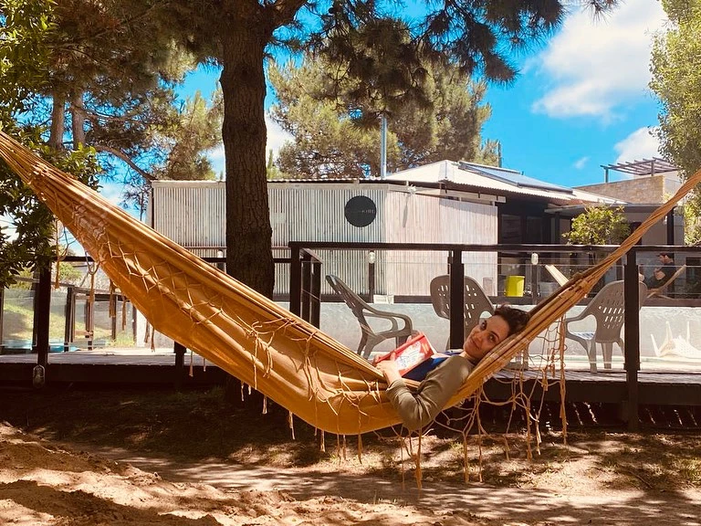 Julieta Díaz y Gloria Carra disfrutan juntas de las playas de Mar Azul