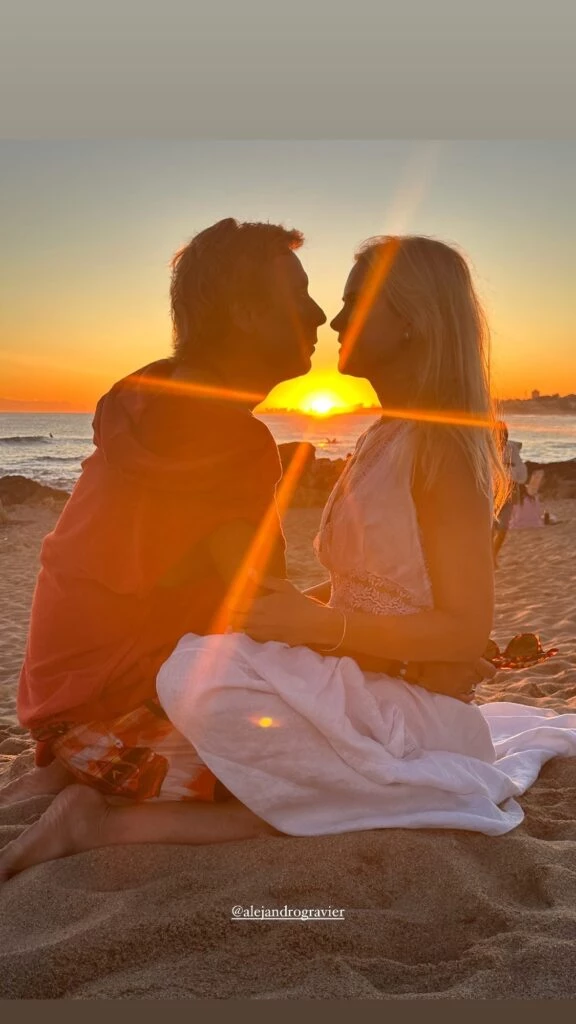 Valeria Mazza y Alejandro Gravier en el atardecer. Foto: IG.