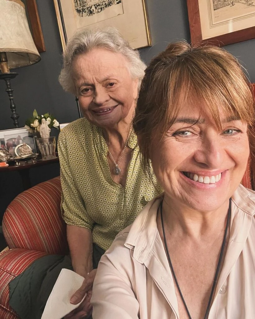 Gabriela Arias Uriburu con su mamá, Julia Leonor del Valle Damico.
