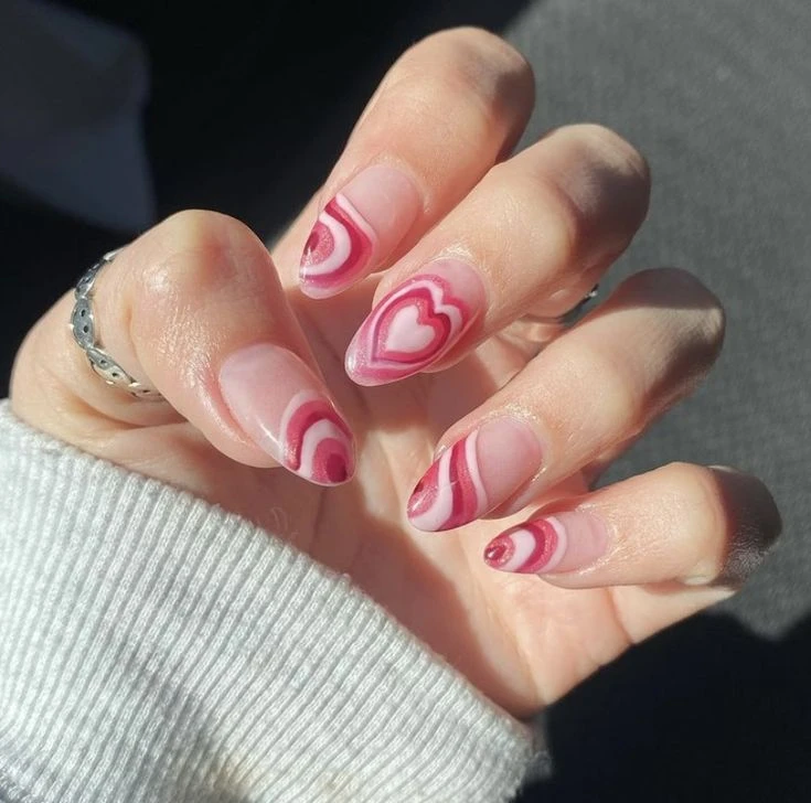 Así se llevan las ‘lover nails’, la manicura perfecta para celebrar este Día de los Enamorados