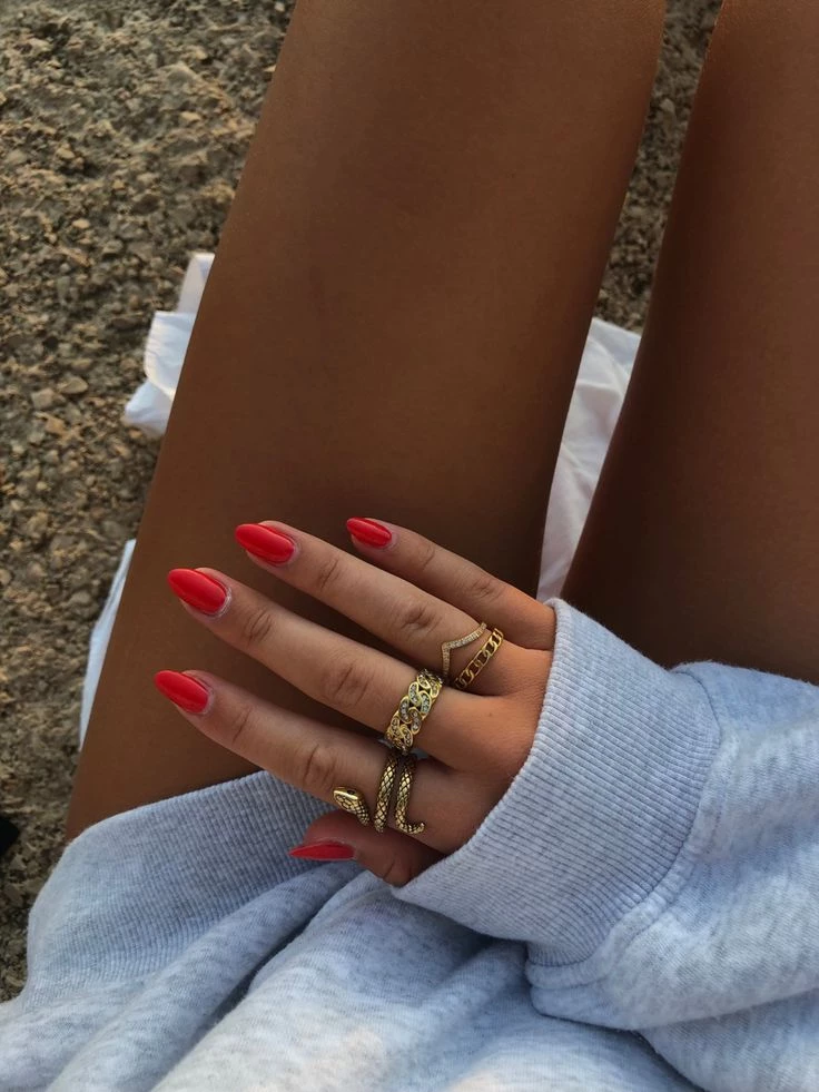 6 colores de uñas ideales para piel bronceada