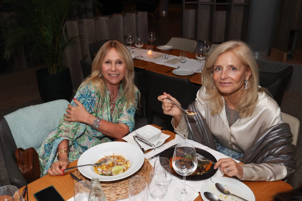 Vidriera: de Julieta Poggio a Catarina Spinetta, los looks de los famosos en la apertura de un restorán en Punta del Este