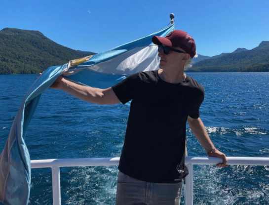 Las fotos de las vacaciones de Andy Kusnetzoff con su familia en el sur argentino