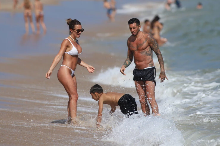 Las fotos de Cami Homs junto a su novio, José Sosa, en las playas de Punta del Este