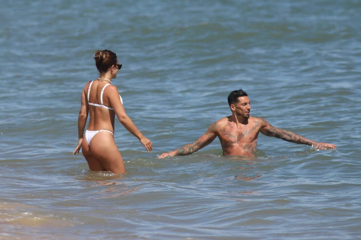 Las fotos de Cami Homs junto a su novio, José Sosa, en las playas de Punta del Este