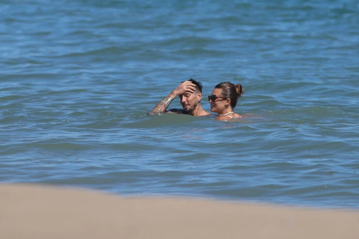 Las fotos de Cami Homs junto a su novio, José Sosa, en las playas de Punta del Este