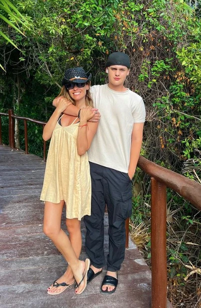 Pampita, de vacaciones en Cancún con sus hijos