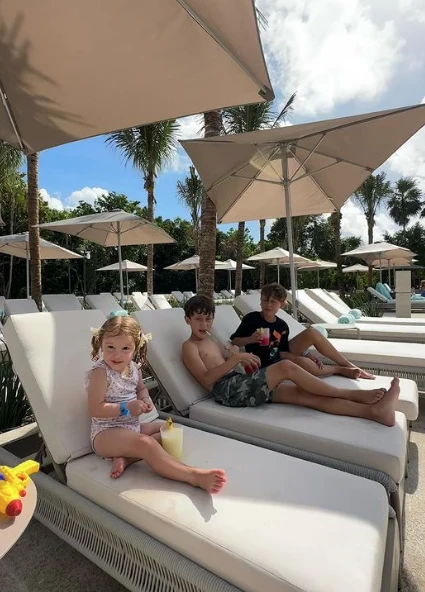 Pampita, de vacaciones en Cancún con sus hijos