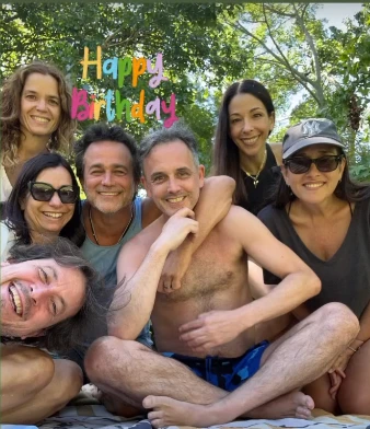 Las fotos del cumpleaños número 52 de Gastón Pauls: pic nic, música y amigos